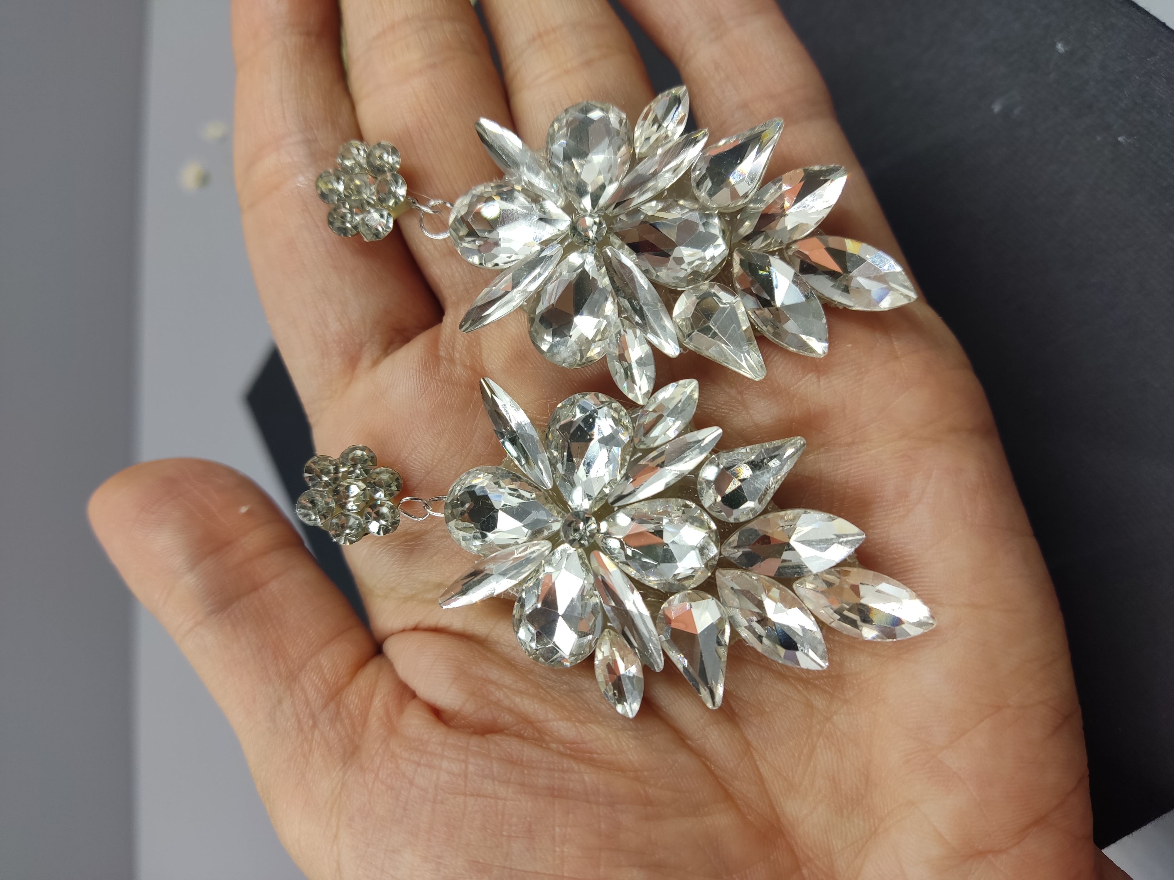 گوشواره نگینی